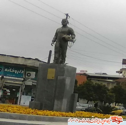 نصب تندیس شهید «علی اکبر شیرودی» در تنکابن
