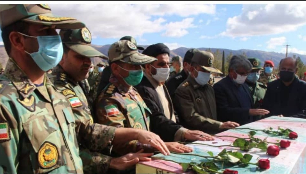 تشییع پیکر مطهر شهید گمنام در تیپ ۳۷ زرهی نیروی زمینی ارتش شیراز