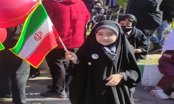 فرزندان شهدا در راهپیمایی ۲۲ بهمن حضور یافتند