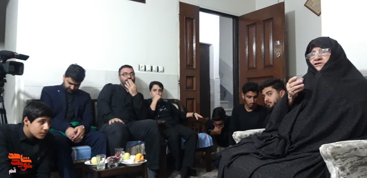 بزم روضه در منزل شهیدان طاهری برگزار شد+ فیلم