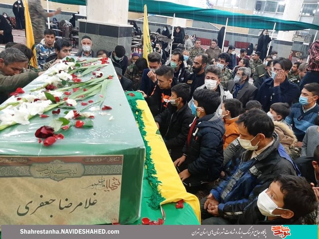 مراسم وداع با پیکر شهید تازه تفحص شده لشکر فاطمیون، روز گذشته در مسجد بقیه الله(عج) شهرک 15خرداد شهرستان پیشوا
