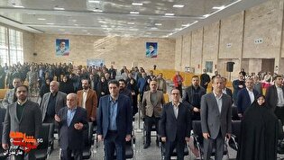 آیین نمادین ورود امام (ره) در فرودگاه دشت ناز...