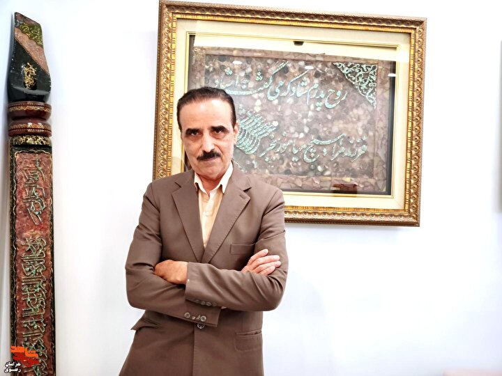 روایتی از زندگی و هنر جانباز سرافراز «حسین نیک‌طلب»؛ خالق بزرگ‌ترین تابلوی معرق فیروزه جهان