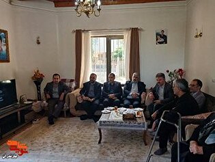دیدار مسئولان شهرستان کلاردشت با مادر شهید «کیانوش...