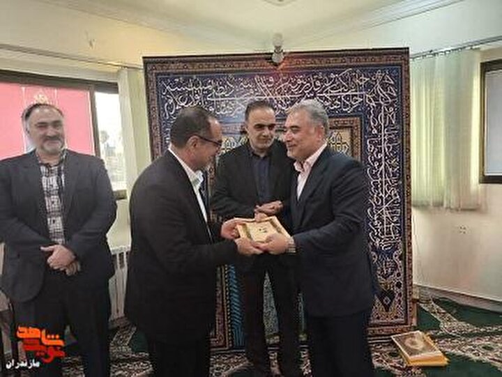 تصاویر/نشست مدیرکل بنیاد شهید و امور ایثارگران مازندران با همکاران به مناسبت...