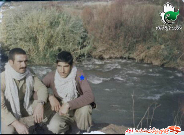 دانشجوی شهید «ستار کمالوند» نفر سمت راست