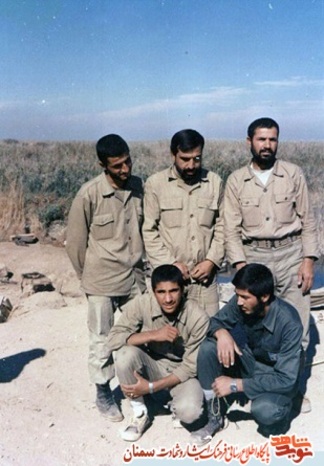 نفر اول نشسته از راست شهید محمدعلی خان‌بیکی